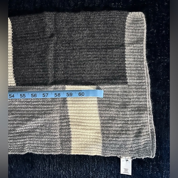 Cashmere Colorblock Scarf - Picture 6 of 6